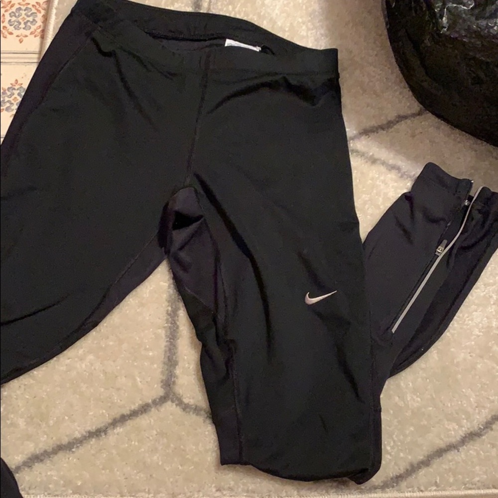 NIKE BLACK LEGGINGS😍😍😍😍
